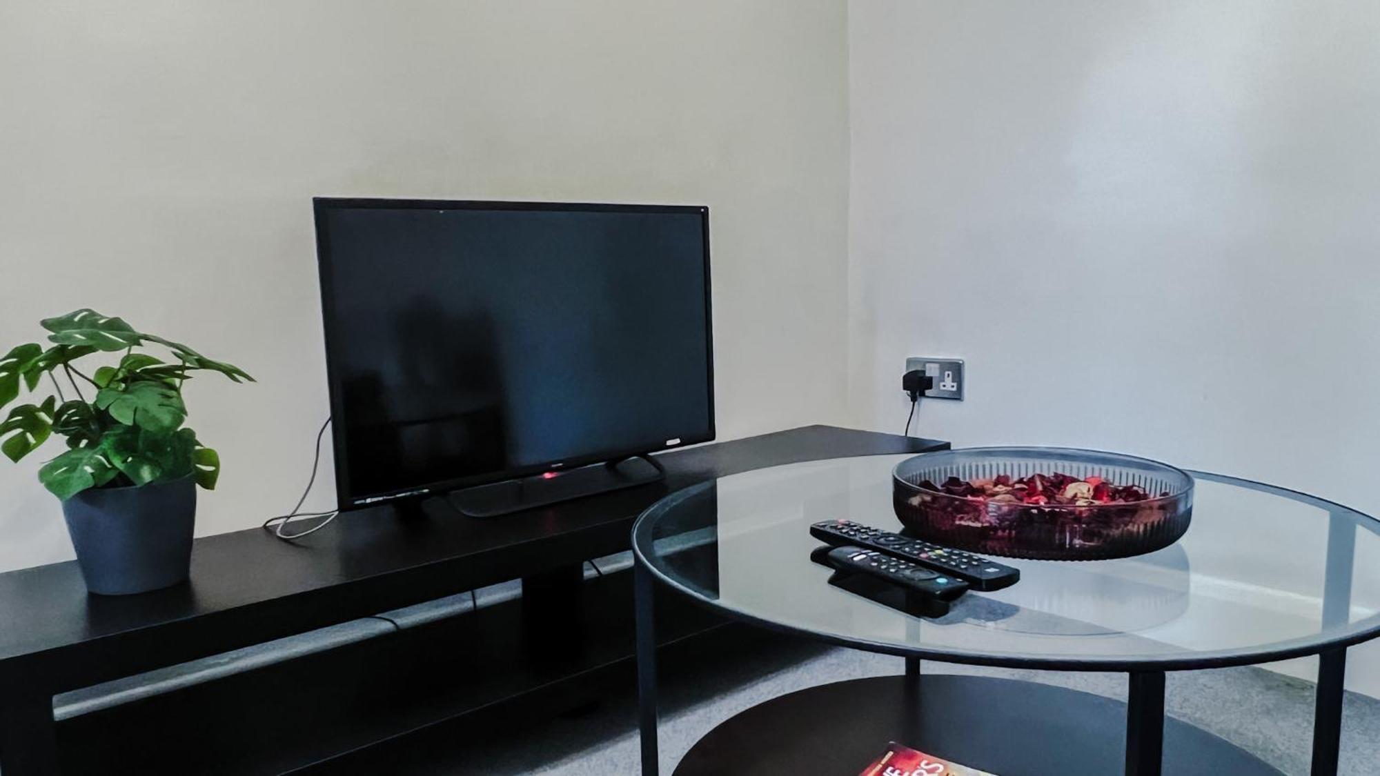 דירות לונדון Stylish 3 Bed Flat With Garden מראה חיצוני תמונה